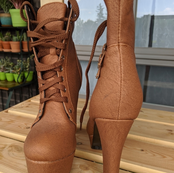 Brown Lace-up Front, Mid-Calf Platform Heeled Round Toe Water Resistant Booties - Picture 6 of 9